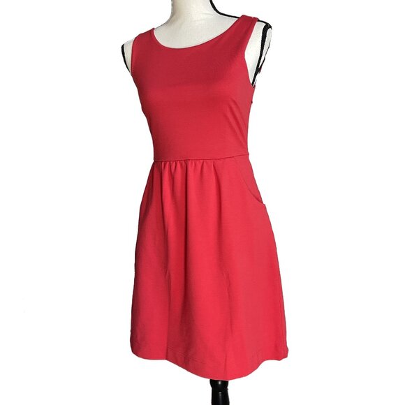 BANANA REPUBLIC Red Sleeveless Knit Dress Gathered Waist Cutout Back Size 0 - Picture 1 of 10